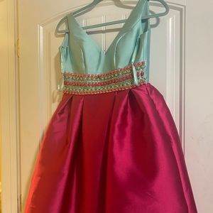 Mac Duggal cocktail